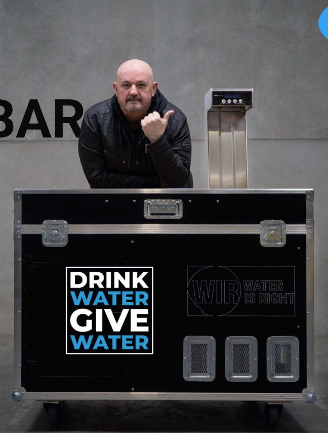 Rolf Stahlhofen mit WIR-Wasserautomat, Drink Water - Give Water